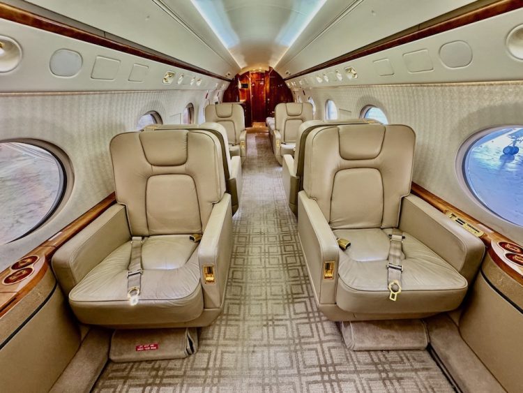 2004 Gulfstream G450 | N820AV | SN4002 - Image 16