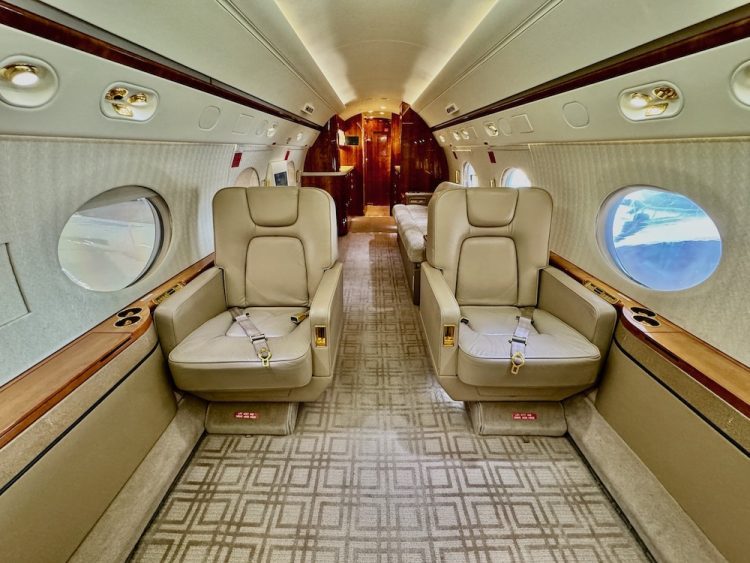 2004 Gulfstream G450 | N820AV | SN4002 - Image 18