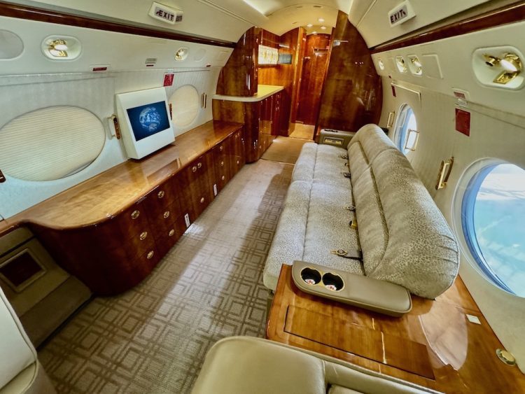 2004 Gulfstream G450 | N820AV | SN4002 - Image 21