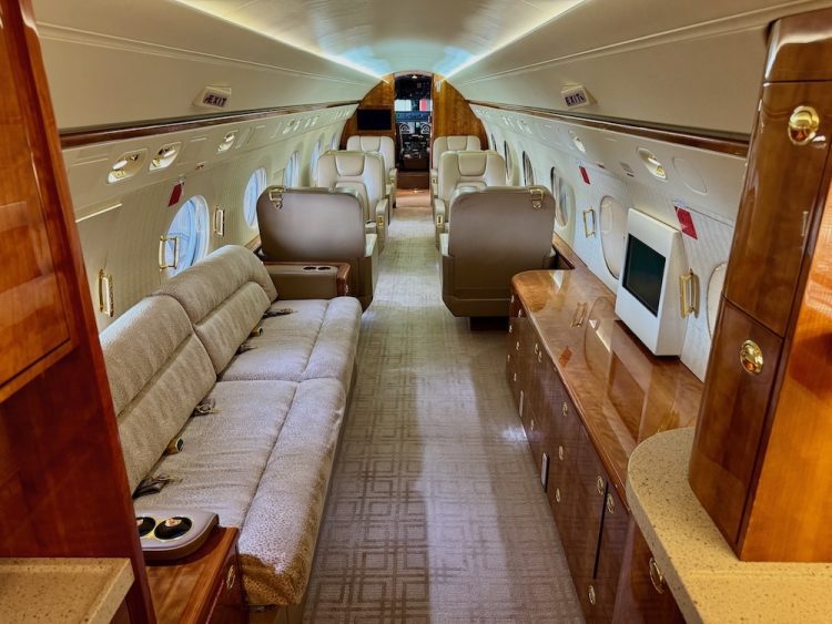 2004 Gulfstream G450 | N820AV | SN4002 - Image 24